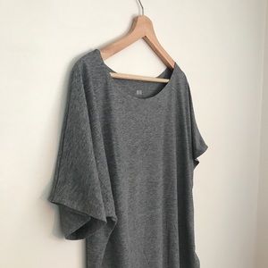 Uniqlo Airism Seamless Scoop Neck T-Shirt